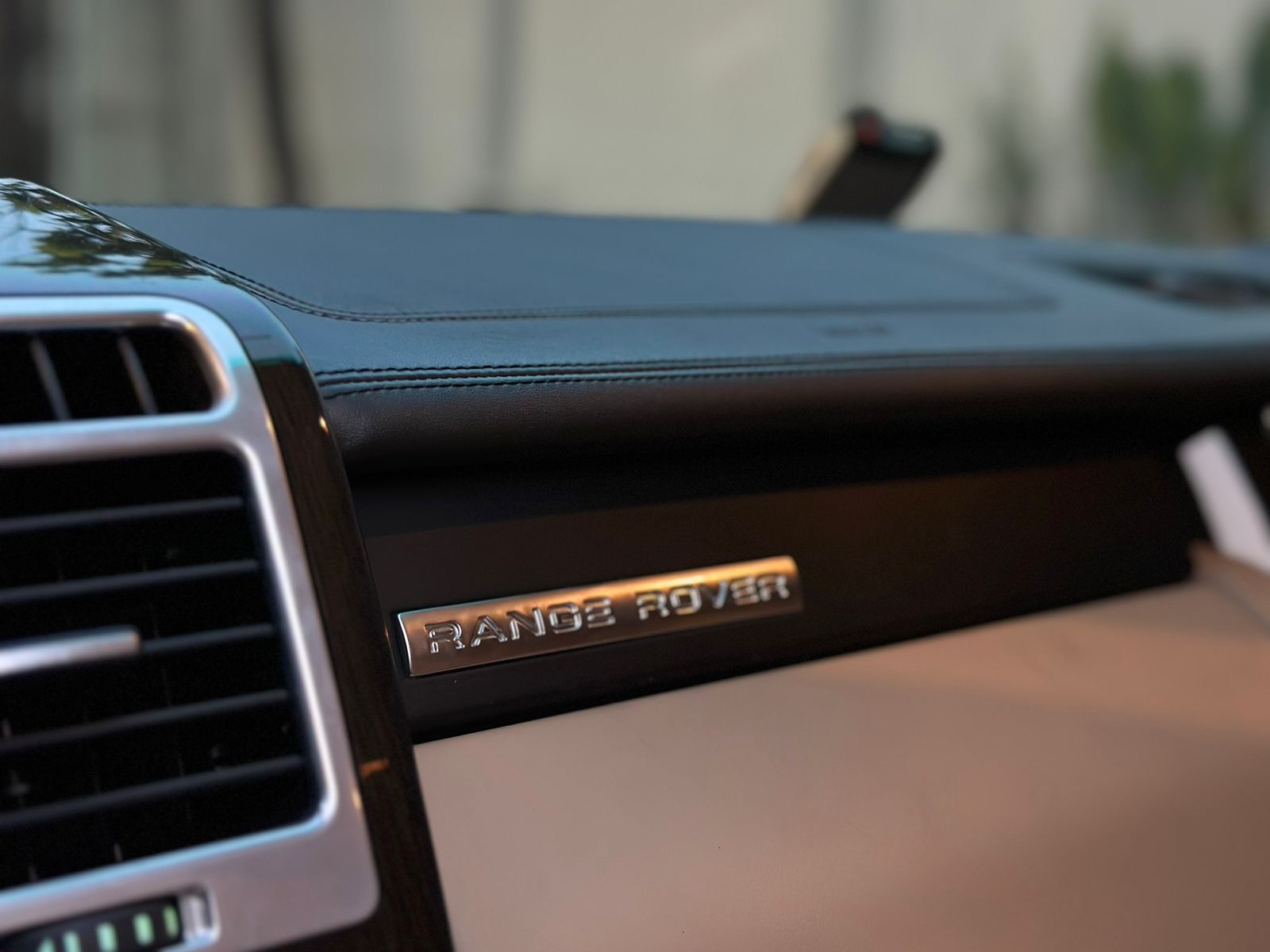 2011 Land Rover Range Rover Vogue 5.0 AUTOBIOGRAPHY AT 2011 Land Rover Range Rover Vogue 5.0 AUTOBIOGRAPHY AT