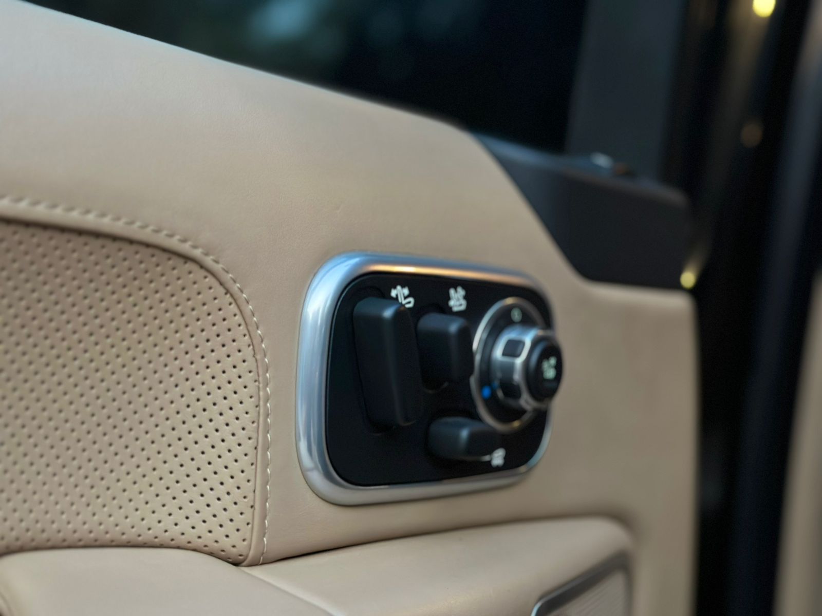 2011 Land Rover Range Rover Vogue 5.0 AUTOBIOGRAPHY AT 2011 Land Rover Range Rover Vogue 5.0 AUTOBIOGRAPHY AT