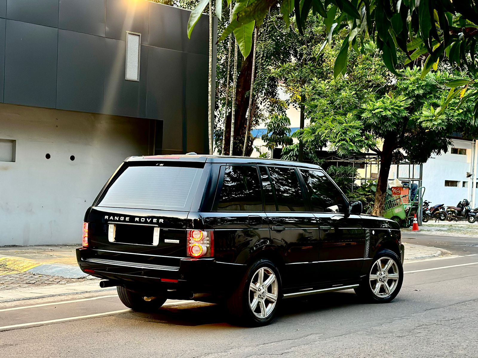 2011 Land Rover Range Rover Vogue 5.0 AUTOBIOGRAPHY AT 2011 Land Rover Range Rover Vogue 5.0 AUTOBIOGRAPHY AT