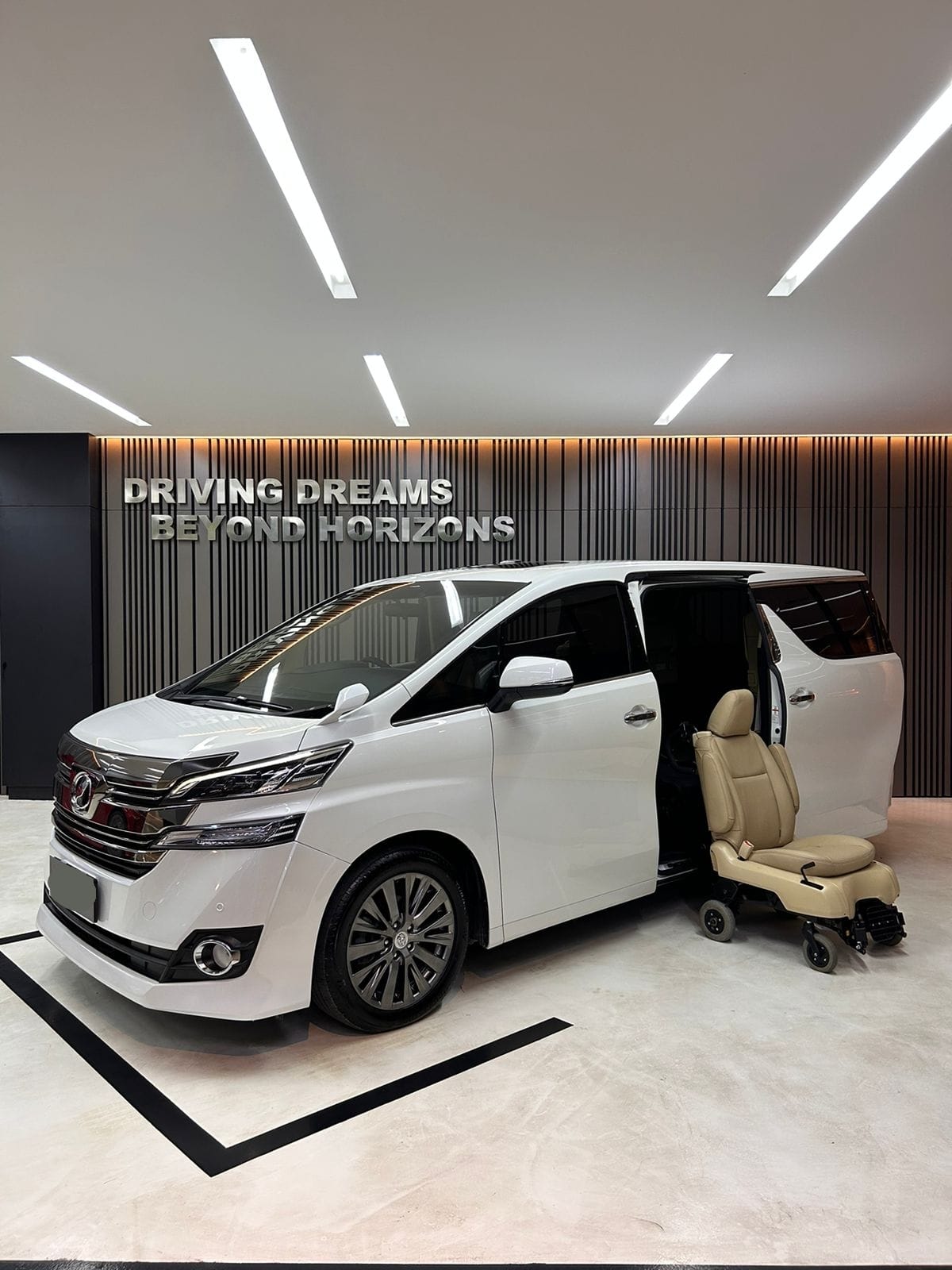 2015 Toyota Vellfire  X 2015 Toyota Vellfire  X