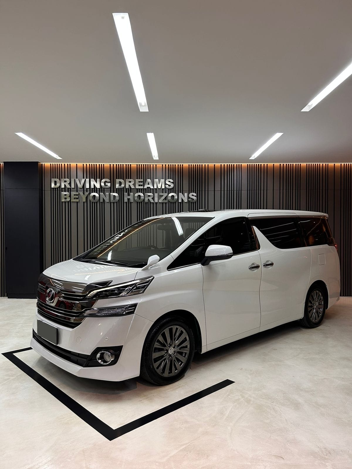 2015 Toyota Vellfire  X 2015 Toyota Vellfire  X