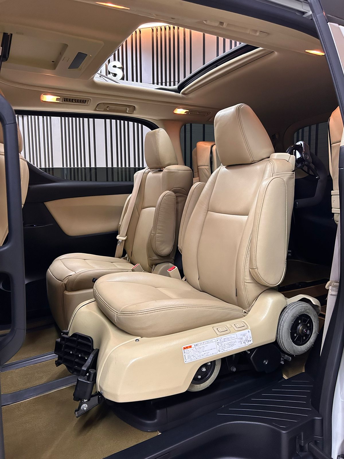 2015 Toyota Vellfire  X 2015 Toyota Vellfire  X