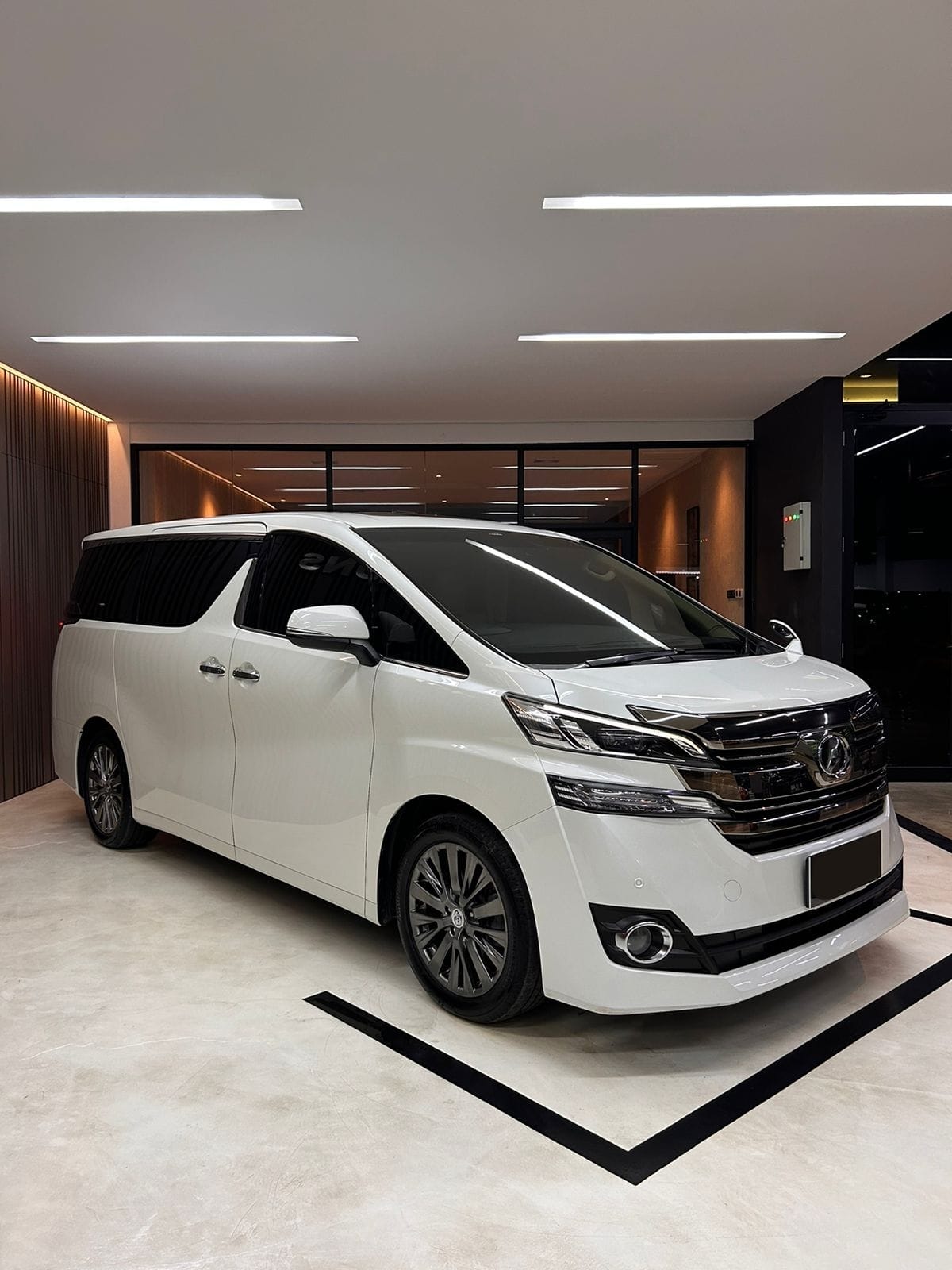 2015 Toyota Vellfire  X 2015 Toyota Vellfire  X