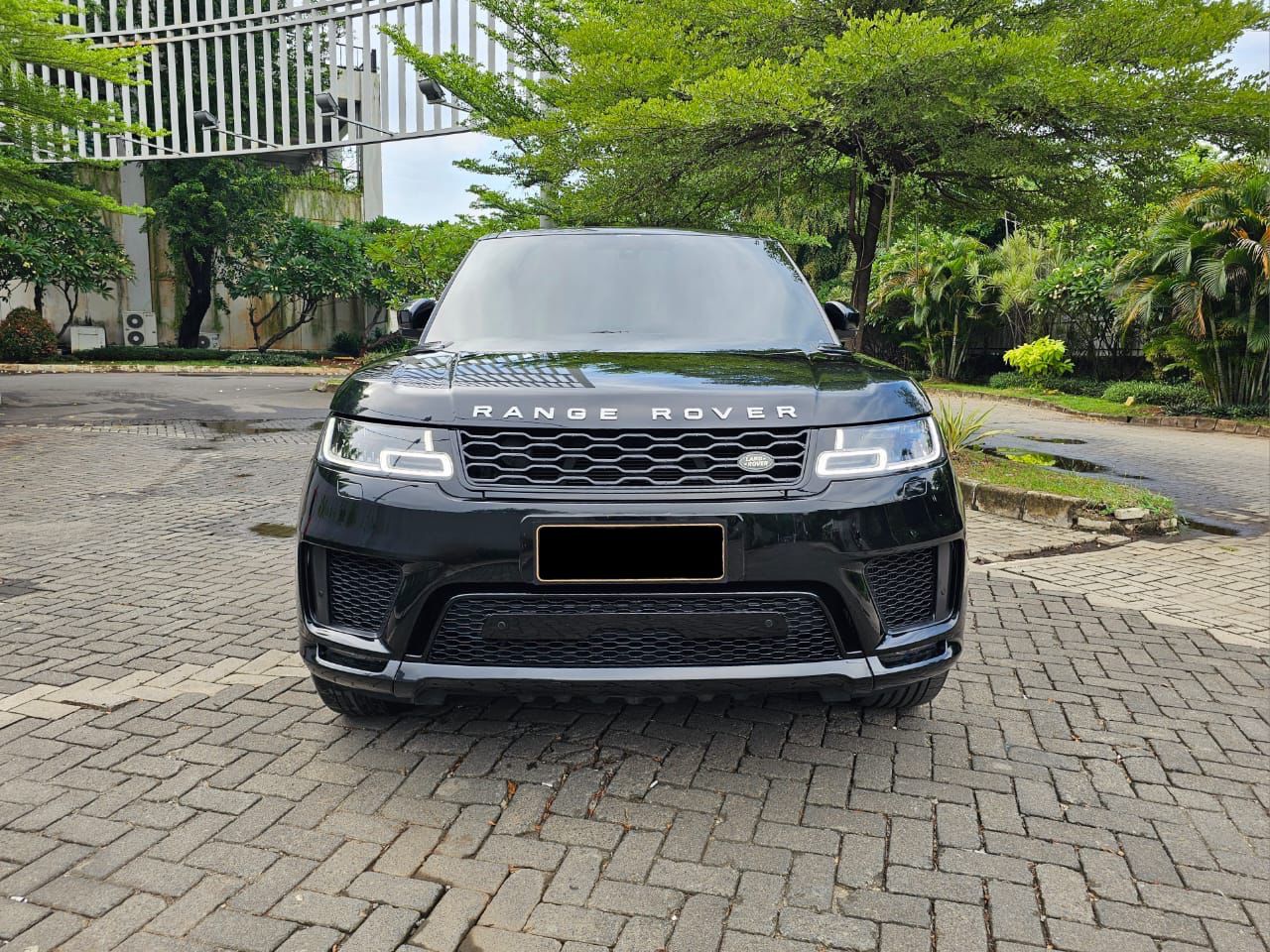 Second Hand 2015 Land Rover Range Rover Sport  3.0 Autobiography Dynamic Second Hand 2015 Land Rover Range Rover Sport  3.0 Autobiography Dynamic