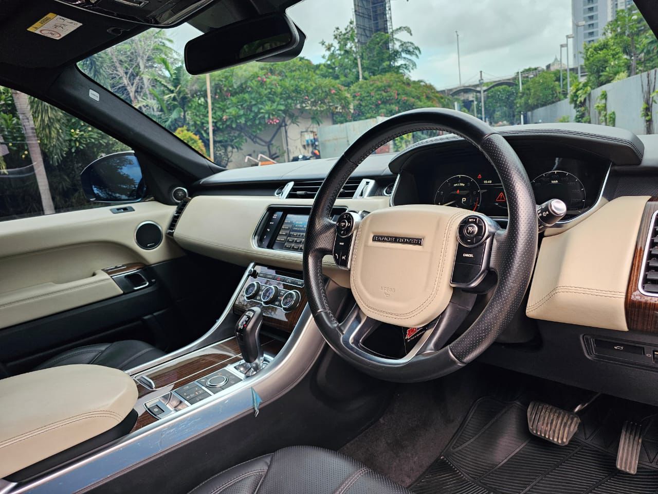 2015 Land Rover Range Rover Sport  3.0 Autobiography Dynamic 2015 Land Rover Range Rover Sport  3.0 Autobiography Dynamic