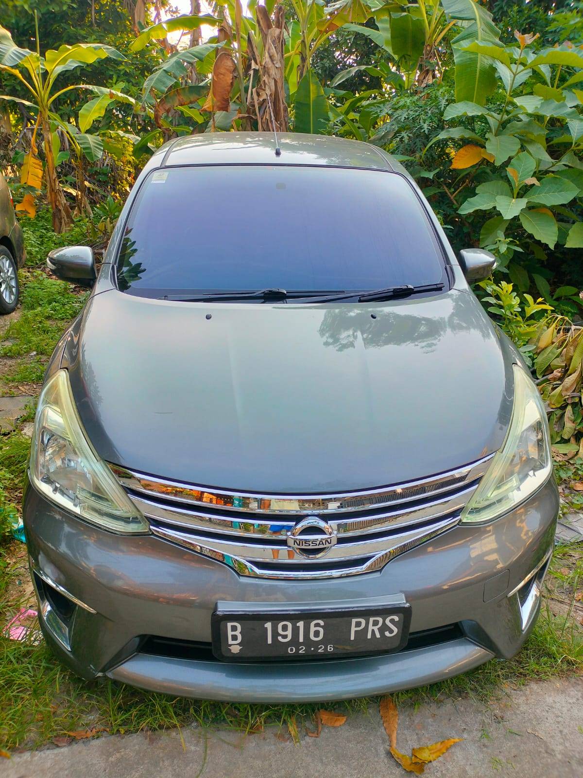 Second Hand 2015 Nissan Grand Livina Second Hand 2015 Nissan Grand Livina