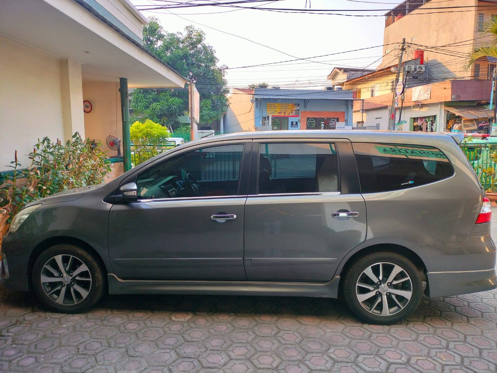2015 Nissan Grand Livina 2015 Nissan Grand Livina