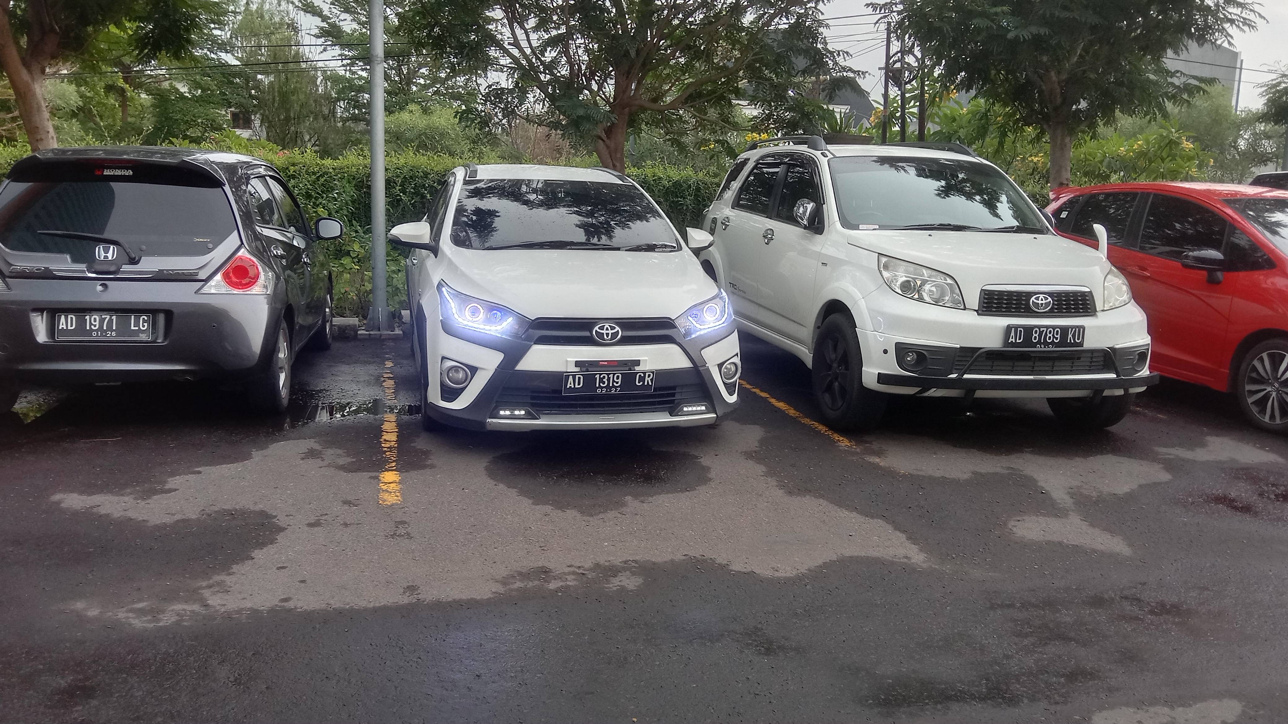 2017 Toyota Yaris Heykers 2017 Toyota Yaris Heykers