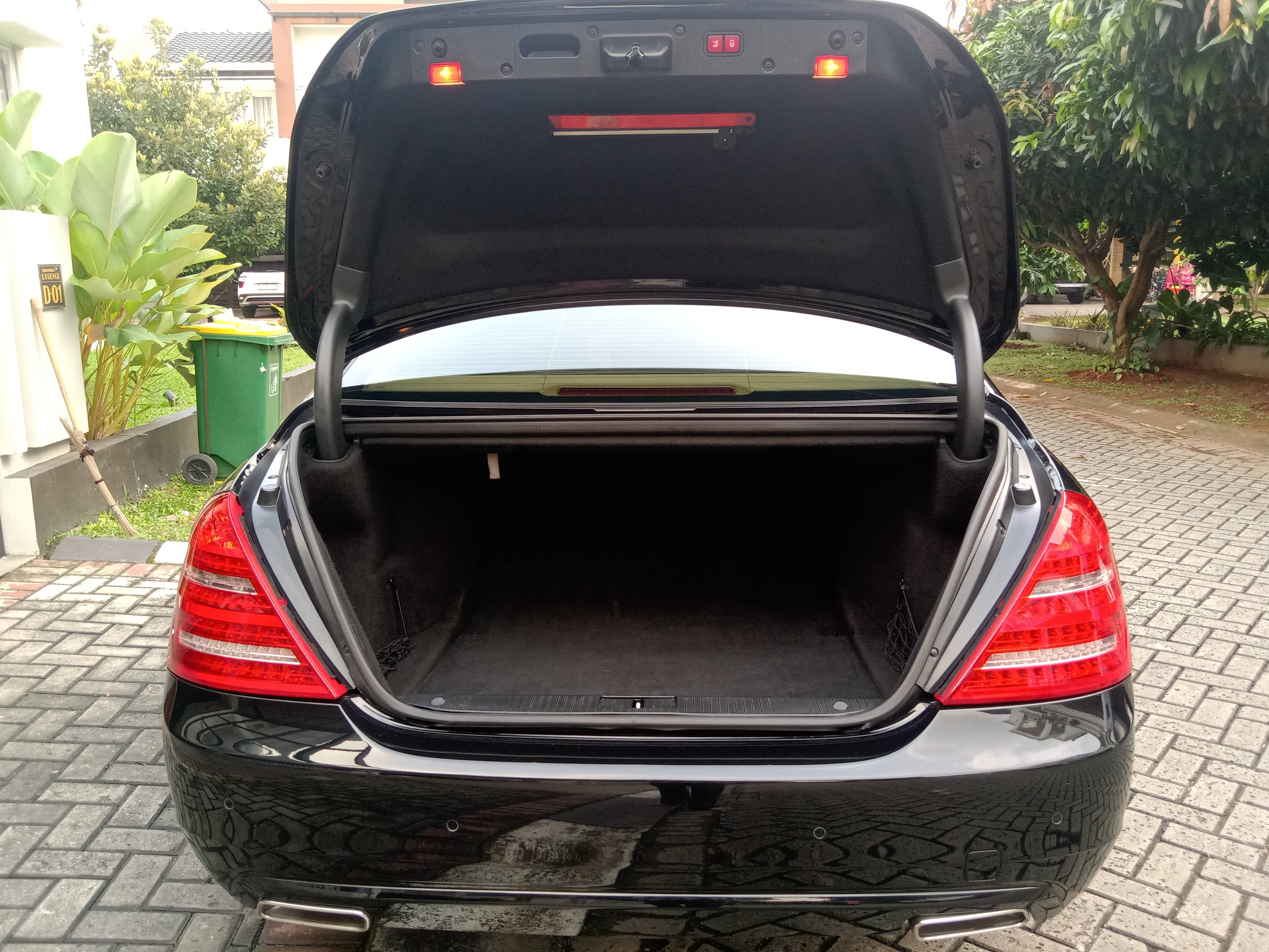 2010 Mercedes Benz S-Class 2010 Mercedes Benz S-Class