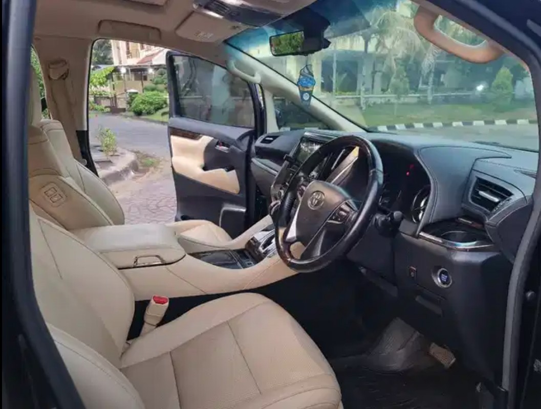2019 Toyota Alphard  2.5 G A/T 2019 Toyota Alphard  2.5 G A/T