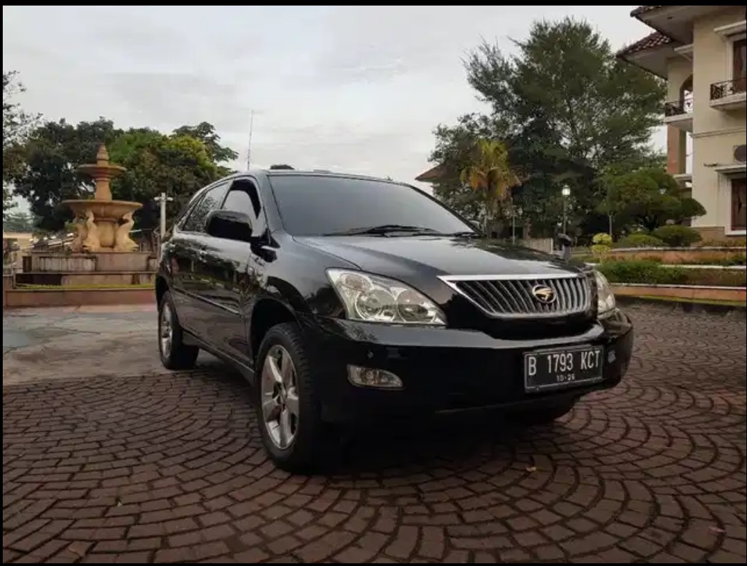 2012 Toyota Harrier 2.4L AT Bekas 2012 Toyota Harrier 2.4L AT Bekas