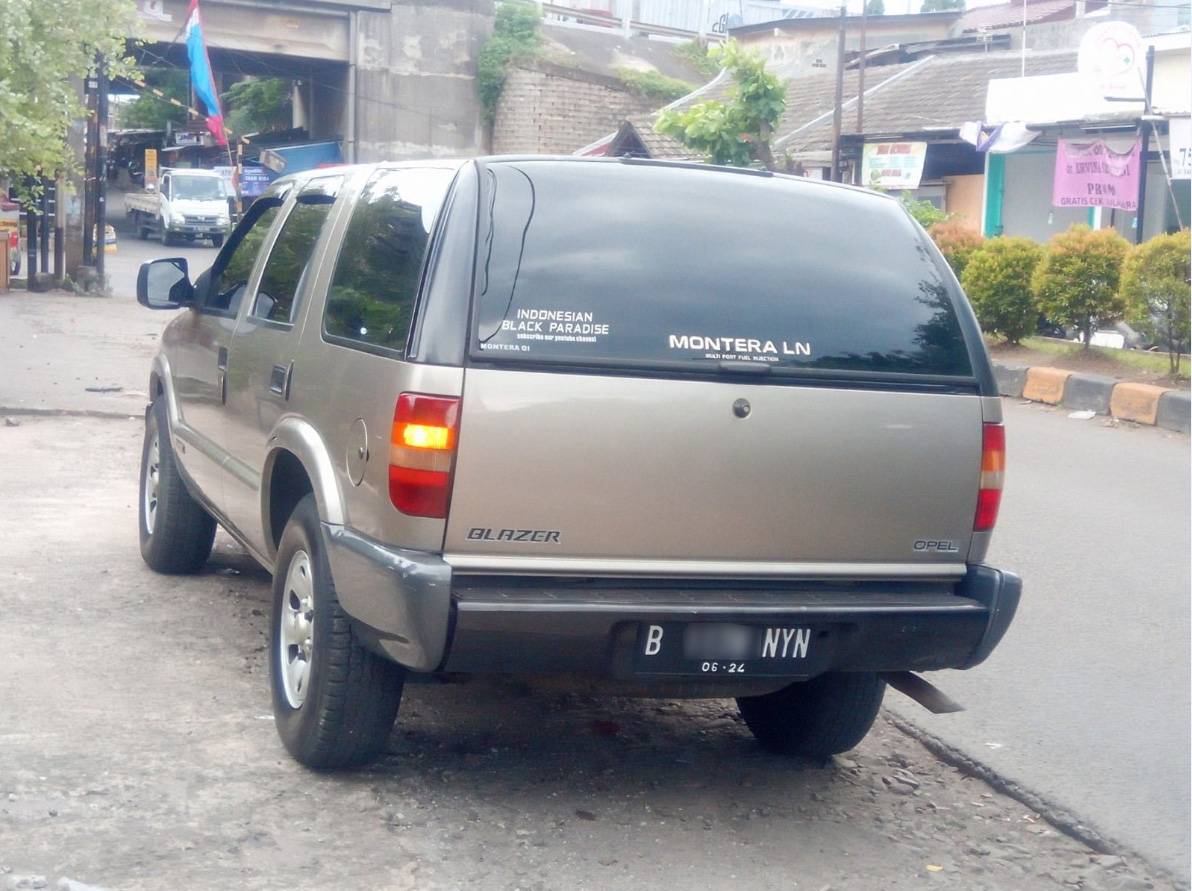 2003 Chevrolet Blazer 2003 Chevrolet Blazer