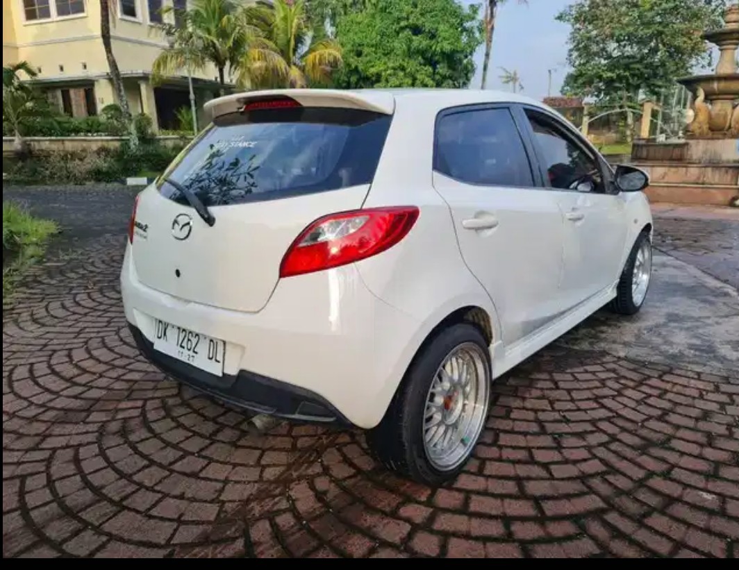 2011 Mazda 2 Hatchback GT 1.5L AT 2011 Mazda 2 Hatchback GT 1.5L AT