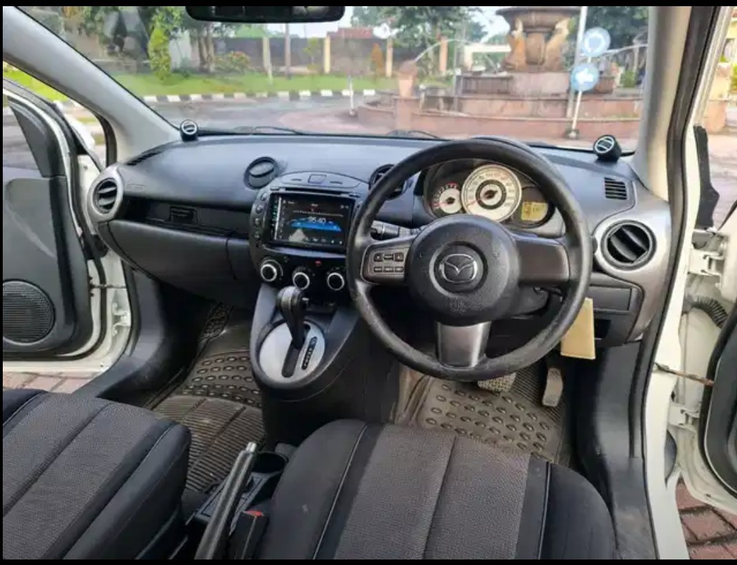 2011 Mazda 2 Hatchback GT 1.5L AT 2011 Mazda 2 Hatchback GT 1.5L AT