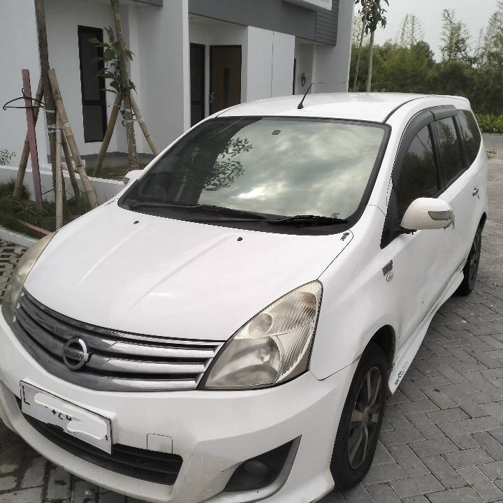 2012 Nissan Grand Livina Bekas 2012 Nissan Grand Livina Bekas