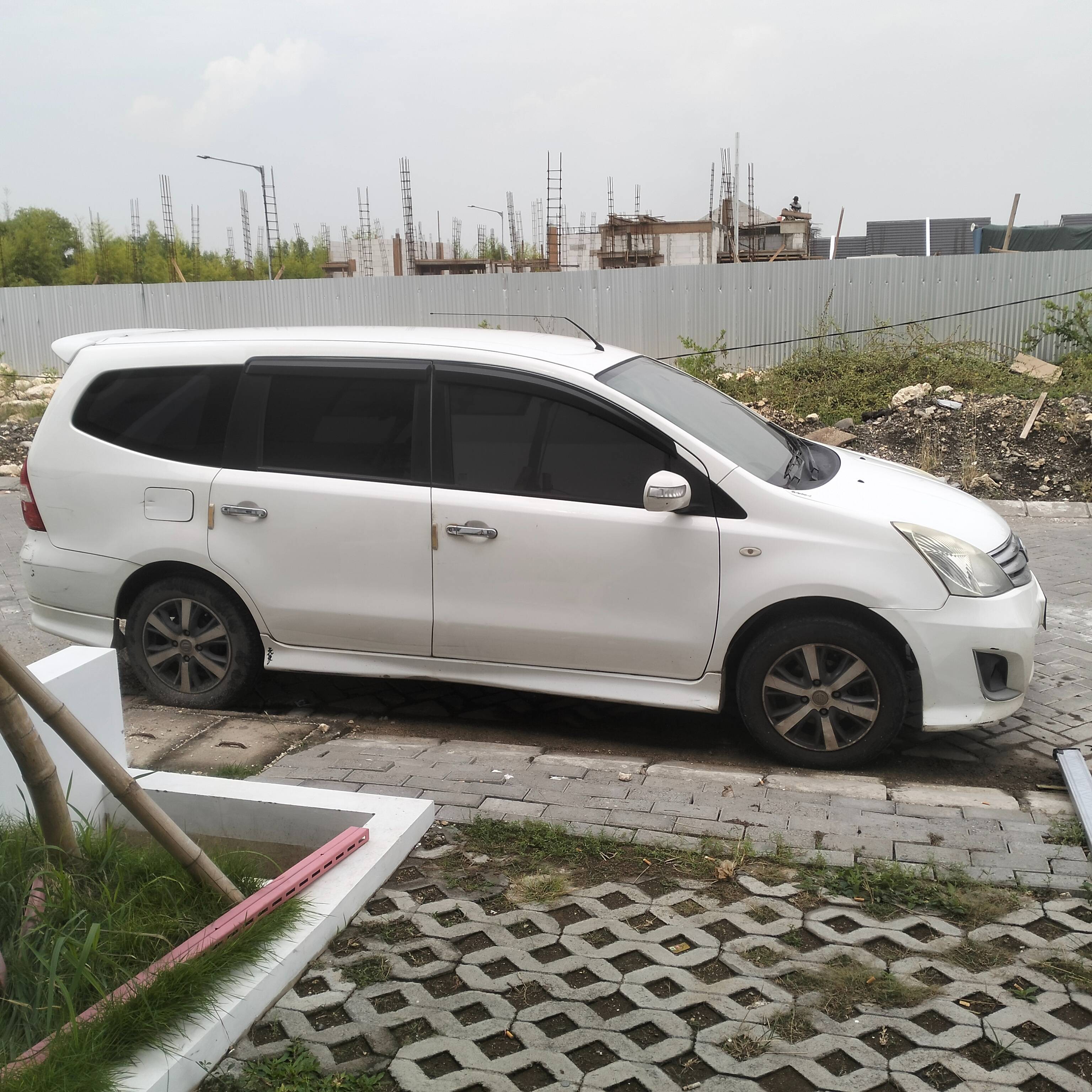 2012 Nissan Grand Livina 2012 Nissan Grand Livina