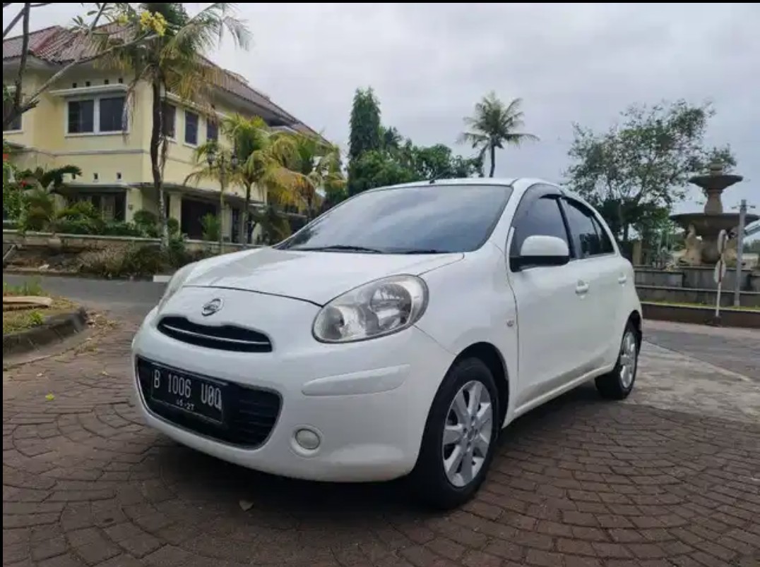 2013 Nissan March  1.2 XS AT Bekas 2013 Nissan March  1.2 XS AT Bekas