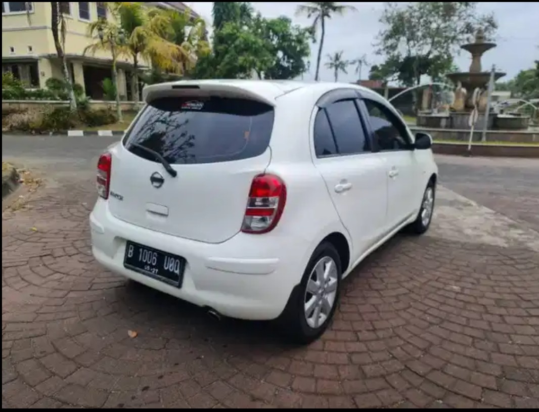 2013 Nissan March  1.2 XS AT 2013 Nissan March  1.2 XS AT