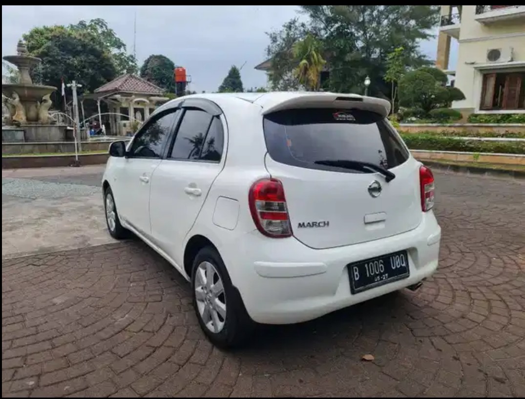 2013 Nissan March  1.2 XS AT 2013 Nissan March  1.2 XS AT