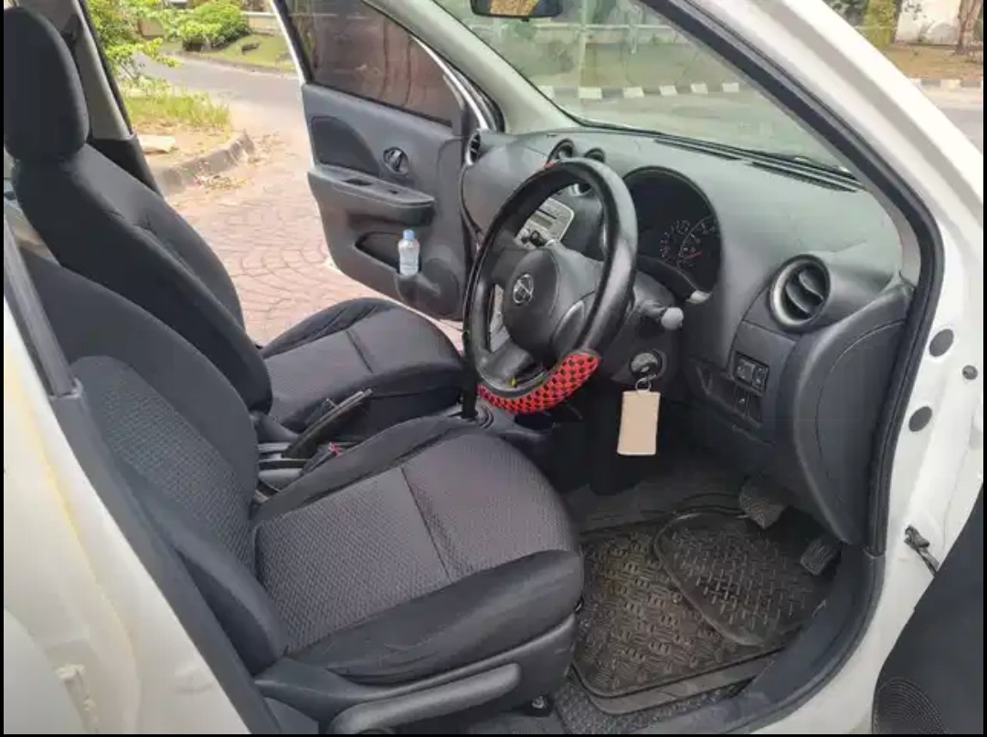 2013 Nissan March  1.2 XS AT 2013 Nissan March  1.2 XS AT