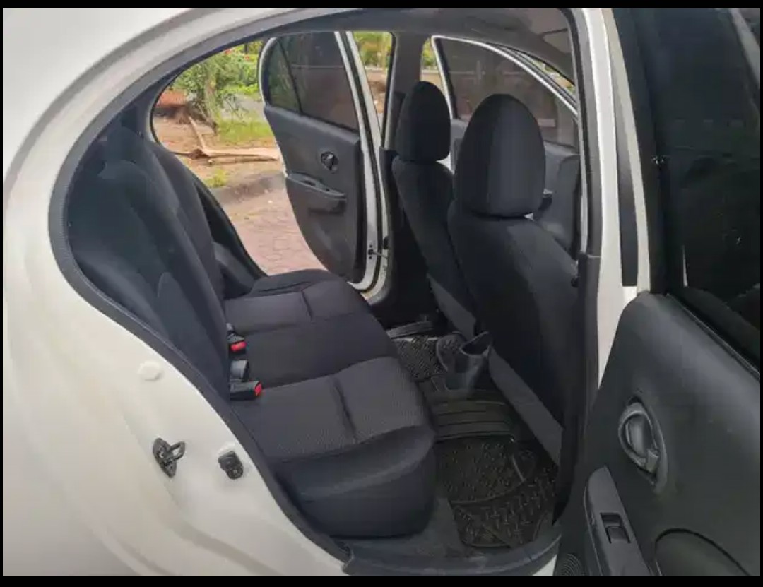 2013 Nissan March  1.2 XS AT 2013 Nissan March  1.2 XS AT