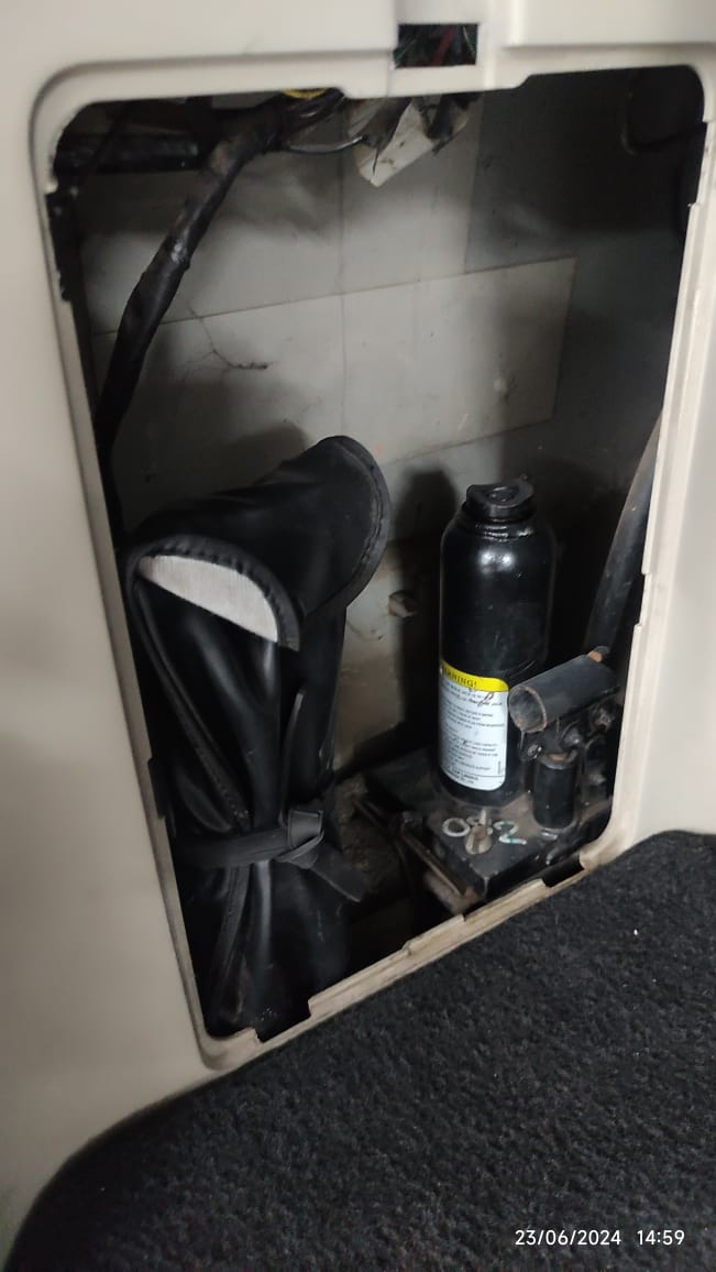 2012 Mitsubishi Pajero Sport  2012 Mitsubishi Pajero Sport