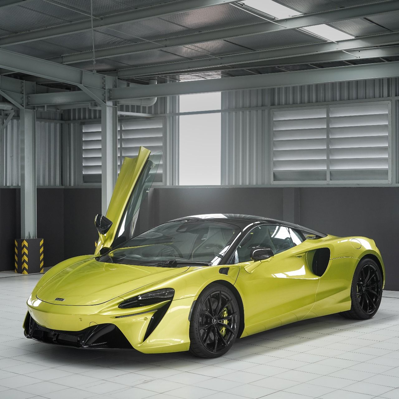 Second Hand 2023 Mclaren Artura Second Hand 2023 Mclaren Artura
