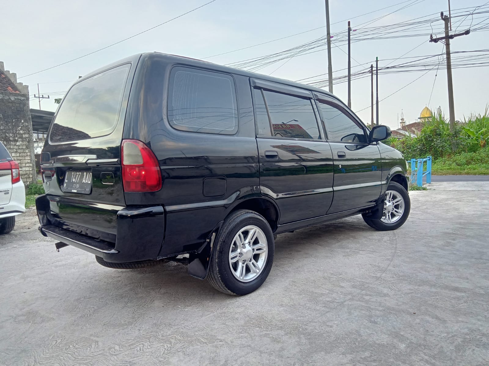2011 Isuzu Panther 2011 Isuzu Panther