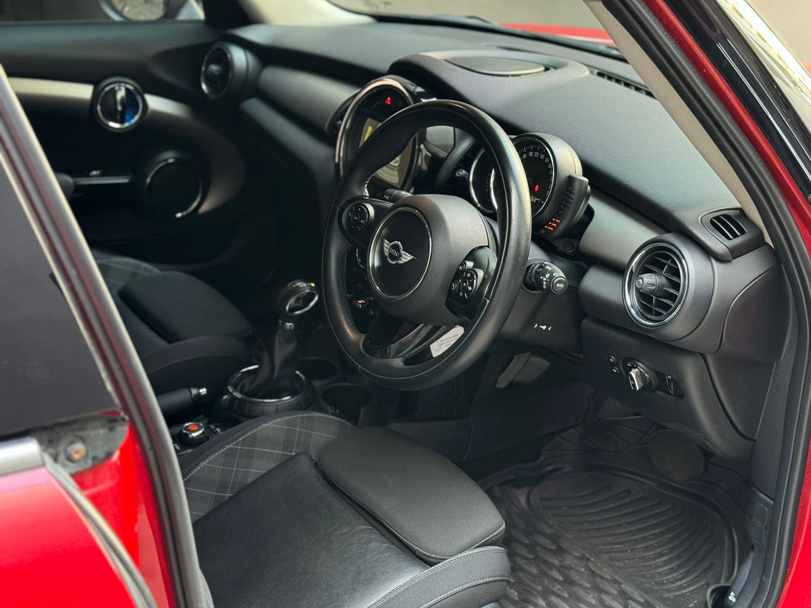 2016 MINI 5-Door  Cooper 2016 MINI 5-Door  Cooper