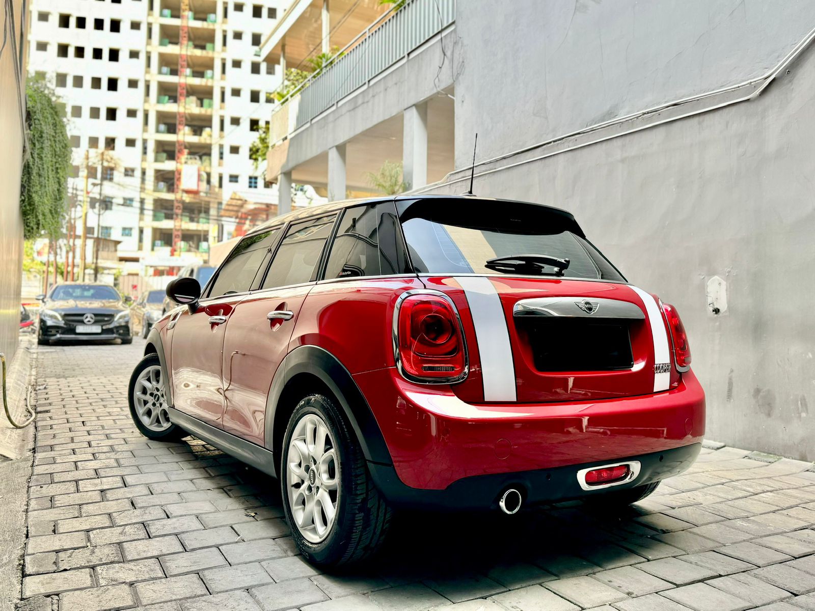 2016 MINI 5-Door  Cooper 2016 MINI 5-Door  Cooper