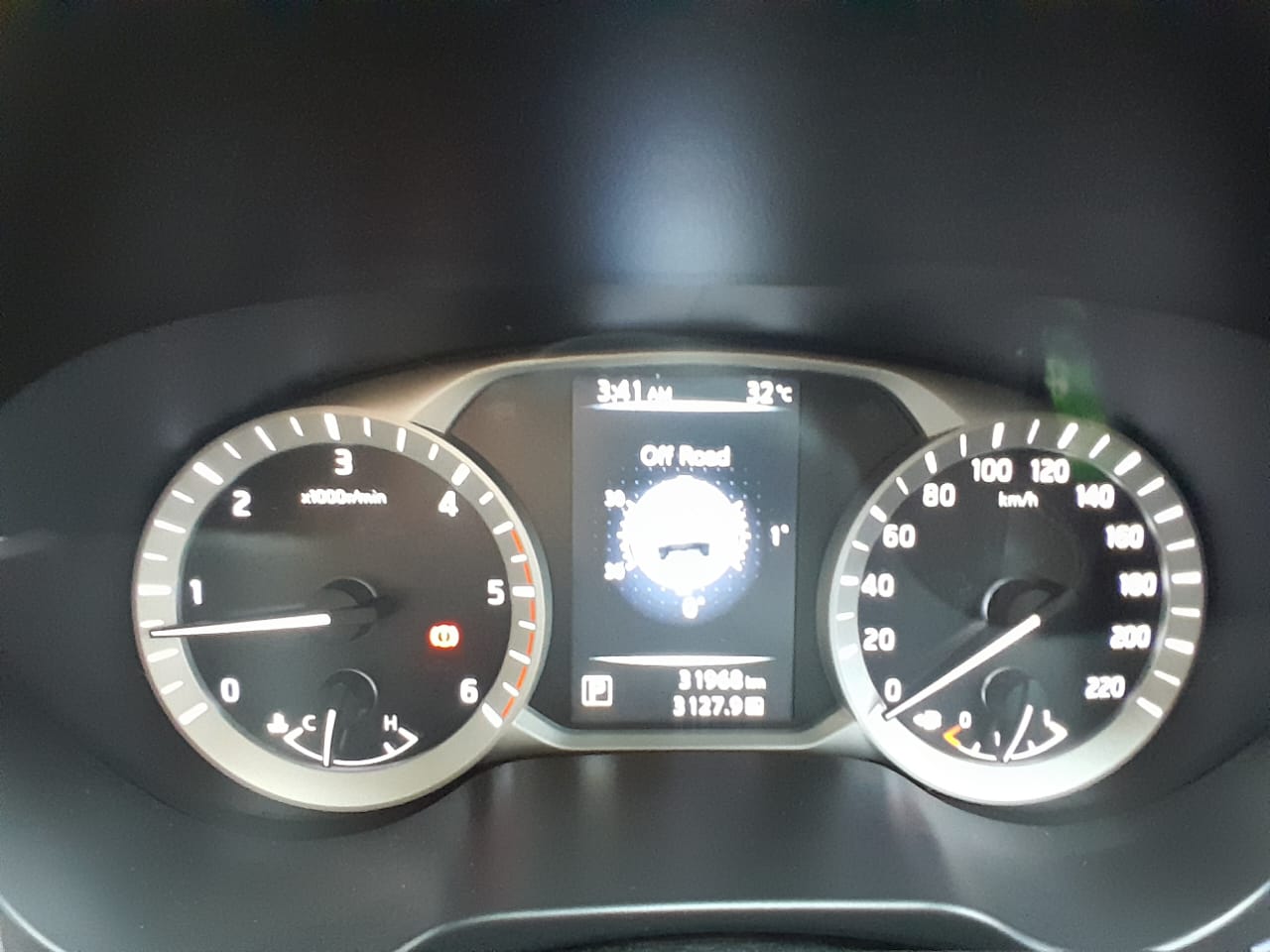 2020 Nissan Terra 2.5L 4x2 VL AT 2020 Nissan Terra 2.5L 4x2 VL AT