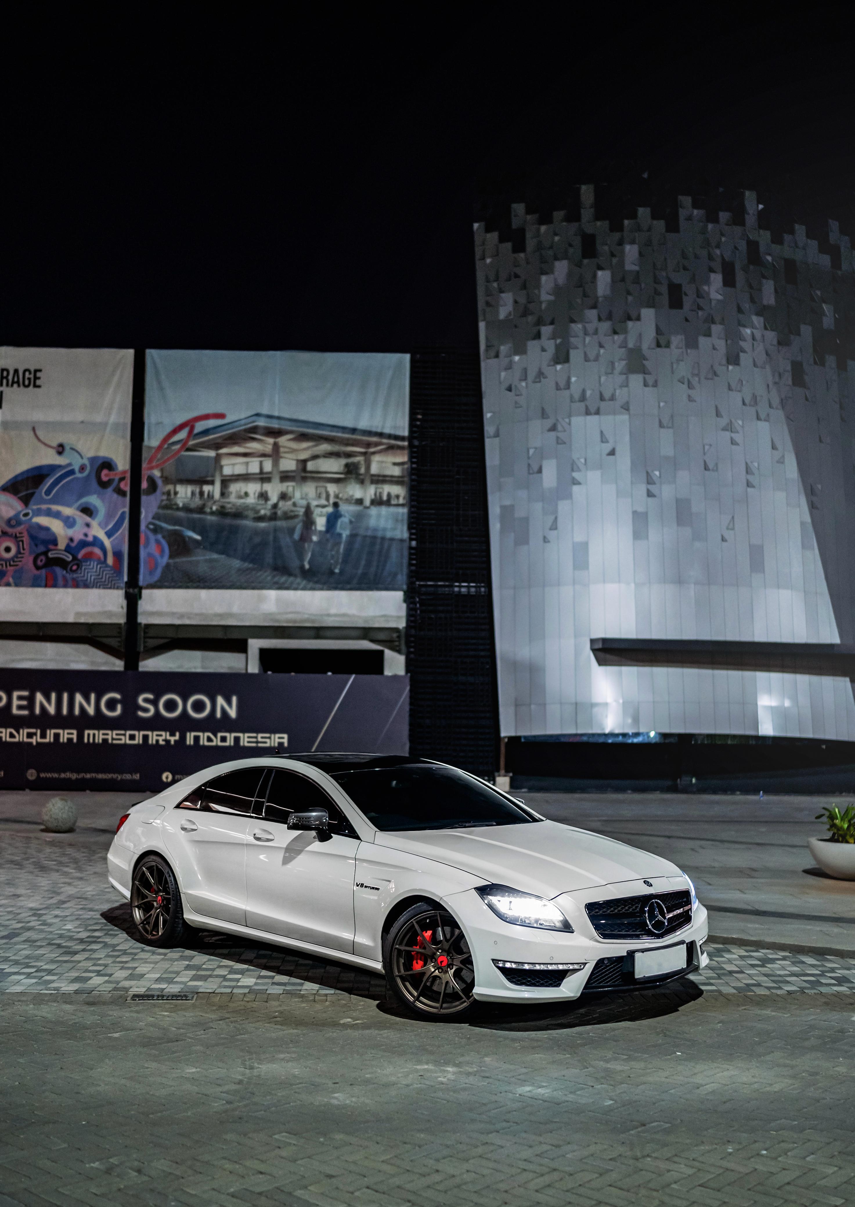 Second Hand 2012 Mercedes Benz CLS-Class 63 AMG V8 BITURBO Second Hand 2012 Mercedes Benz CLS-Class 63 AMG V8 BITURBO