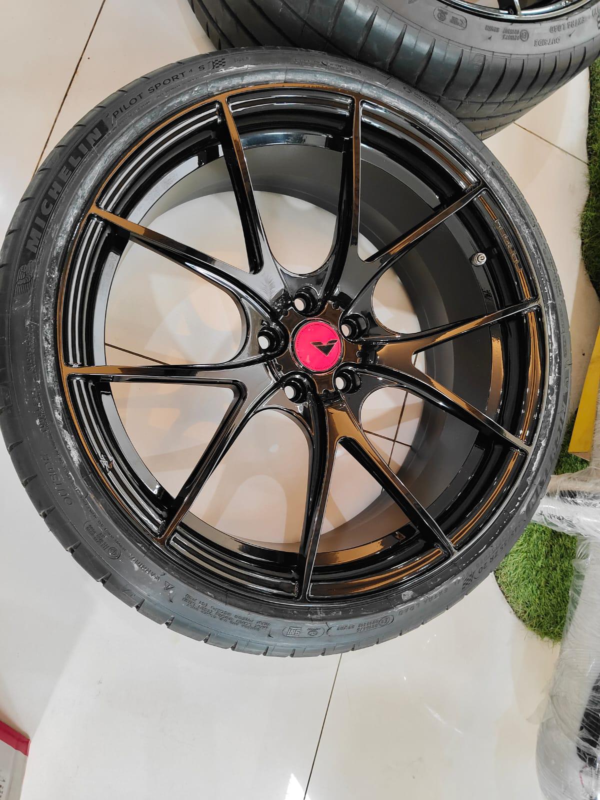 2012 Mercedes Benz CLS-Class 63 AMG V8 BITURBO 2012 Mercedes Benz CLS-Class 63 AMG V8 BITURBO