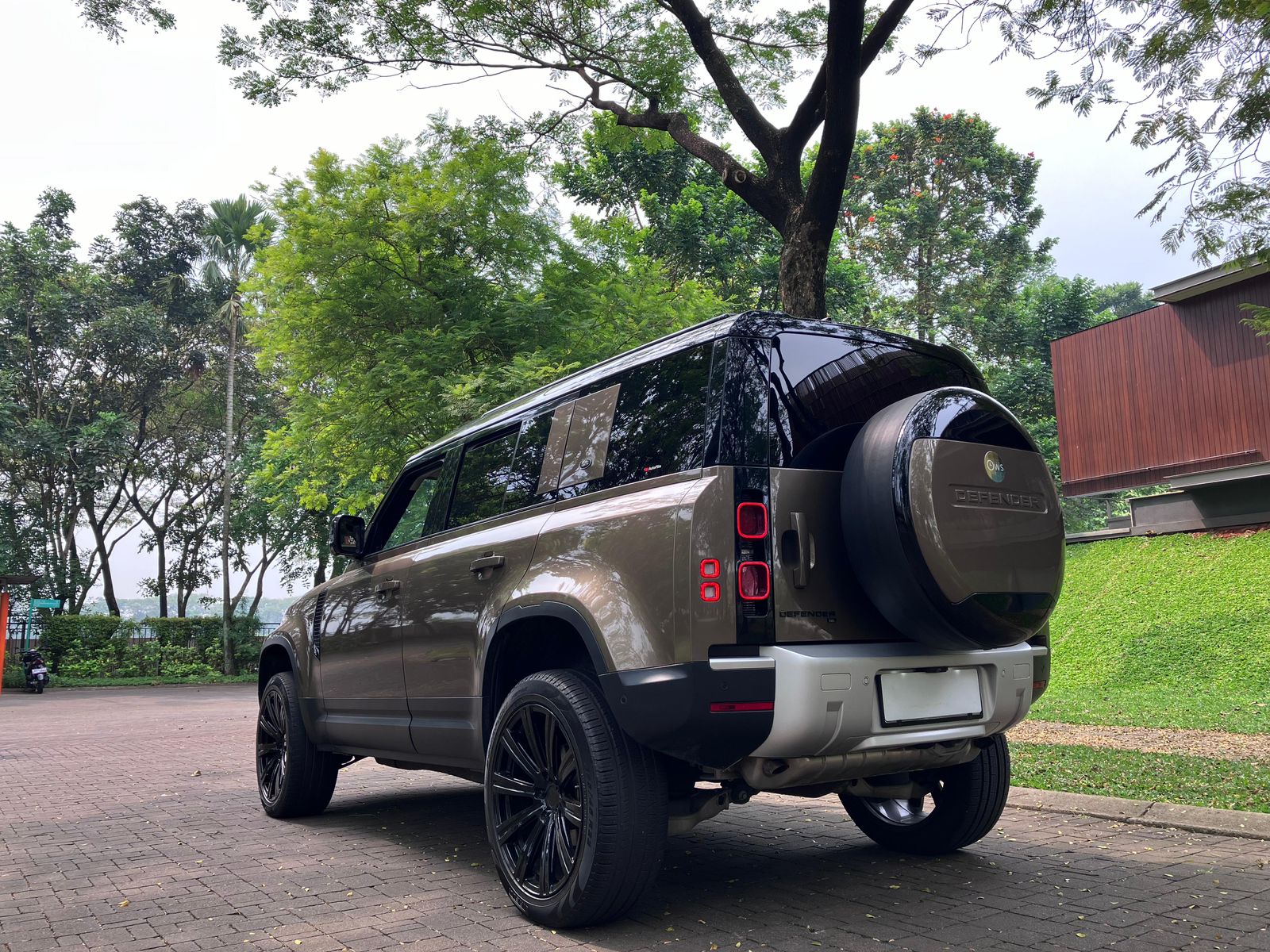 2021 Land Rover Defender 110 2.0L SE 110 2021 Land Rover Defender 110 2.0L SE 110