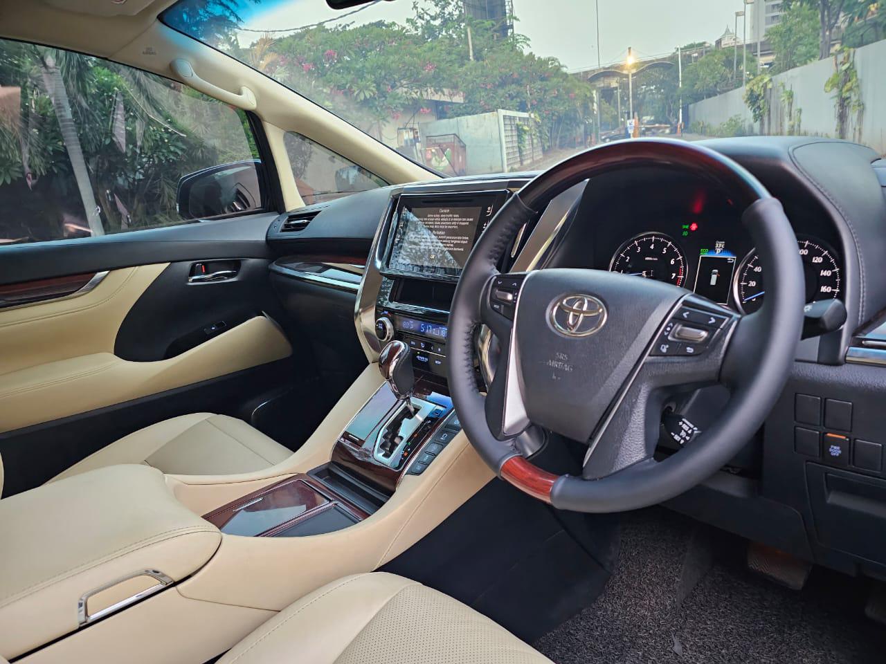 2015 Toyota Alphard  2.5 G 2015 Toyota Alphard  2.5 G