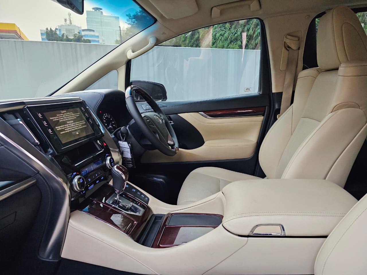 2015 Toyota Alphard  2.5 G 2015 Toyota Alphard  2.5 G