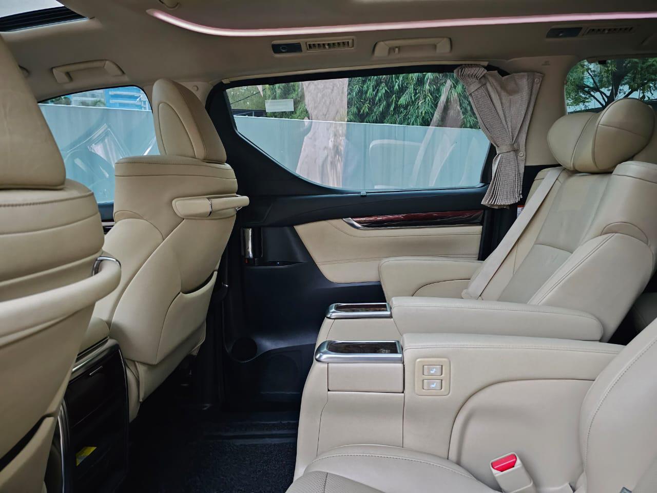 2015 Toyota Alphard  2.5 G 2015 Toyota Alphard  2.5 G