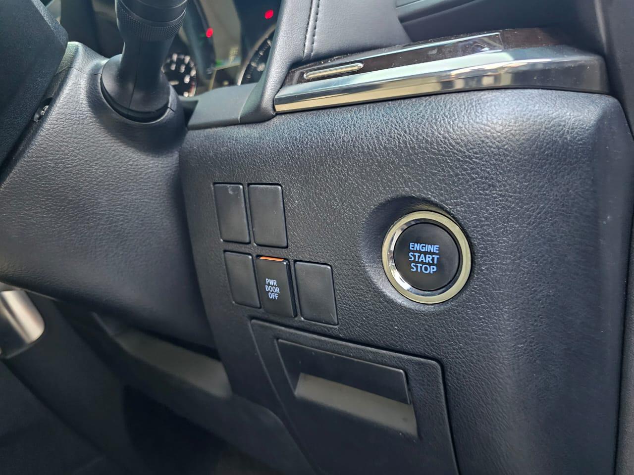 2015 Toyota Alphard  2.5 G 2015 Toyota Alphard  2.5 G