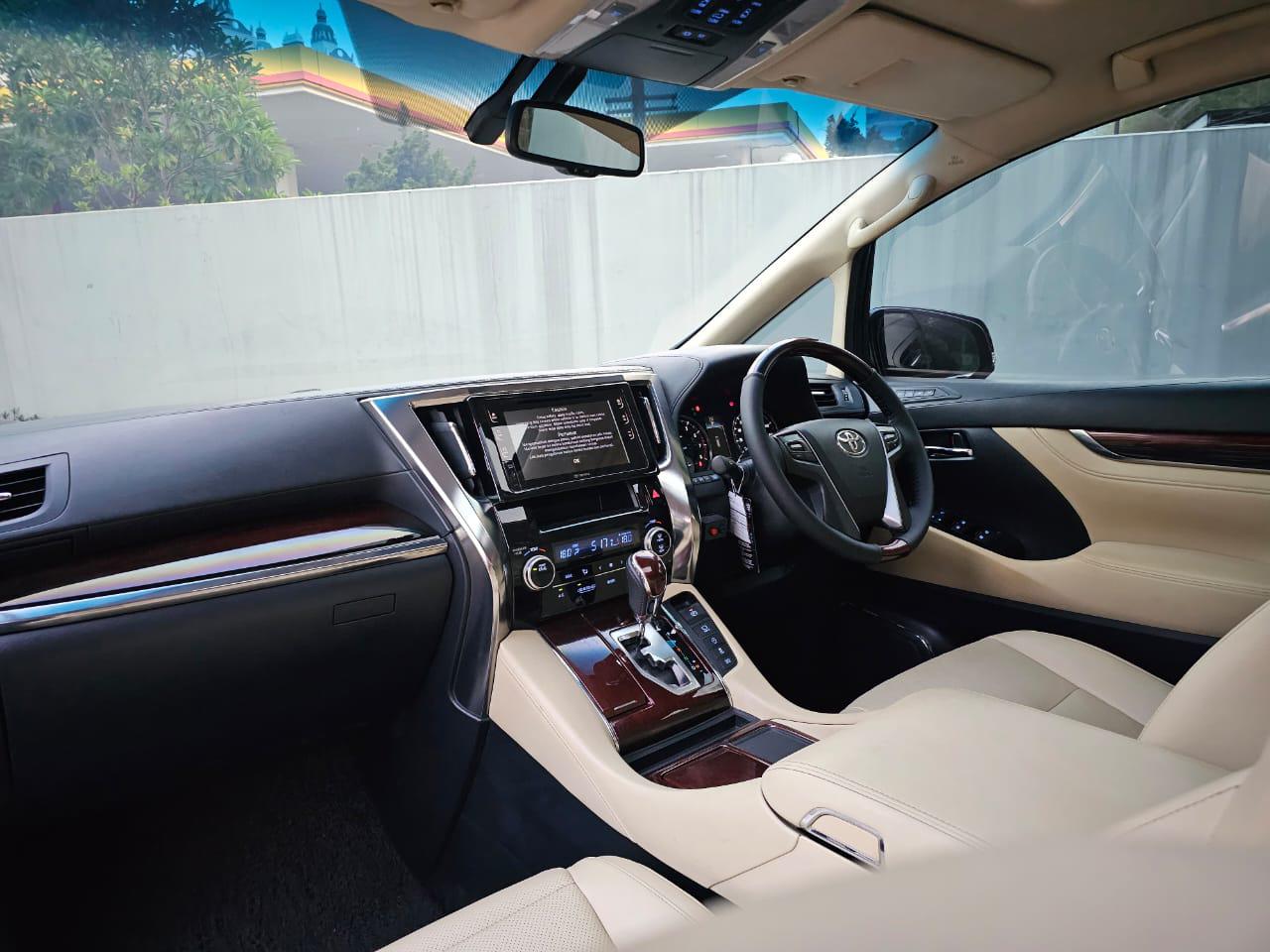 2015 Toyota Alphard  2.5 G 2015 Toyota Alphard  2.5 G