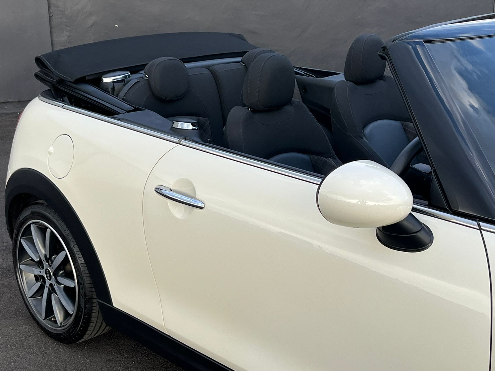 2019 MINI Convertible COOPER S CABRIO 2019 MINI Convertible COOPER S CABRIO