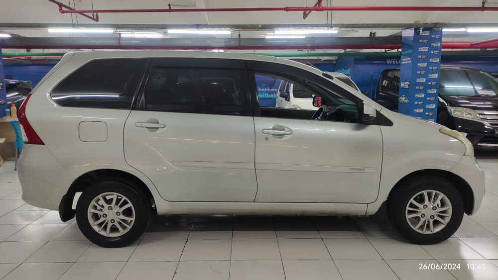 2013 Daihatsu Xenia 2013 Daihatsu Xenia