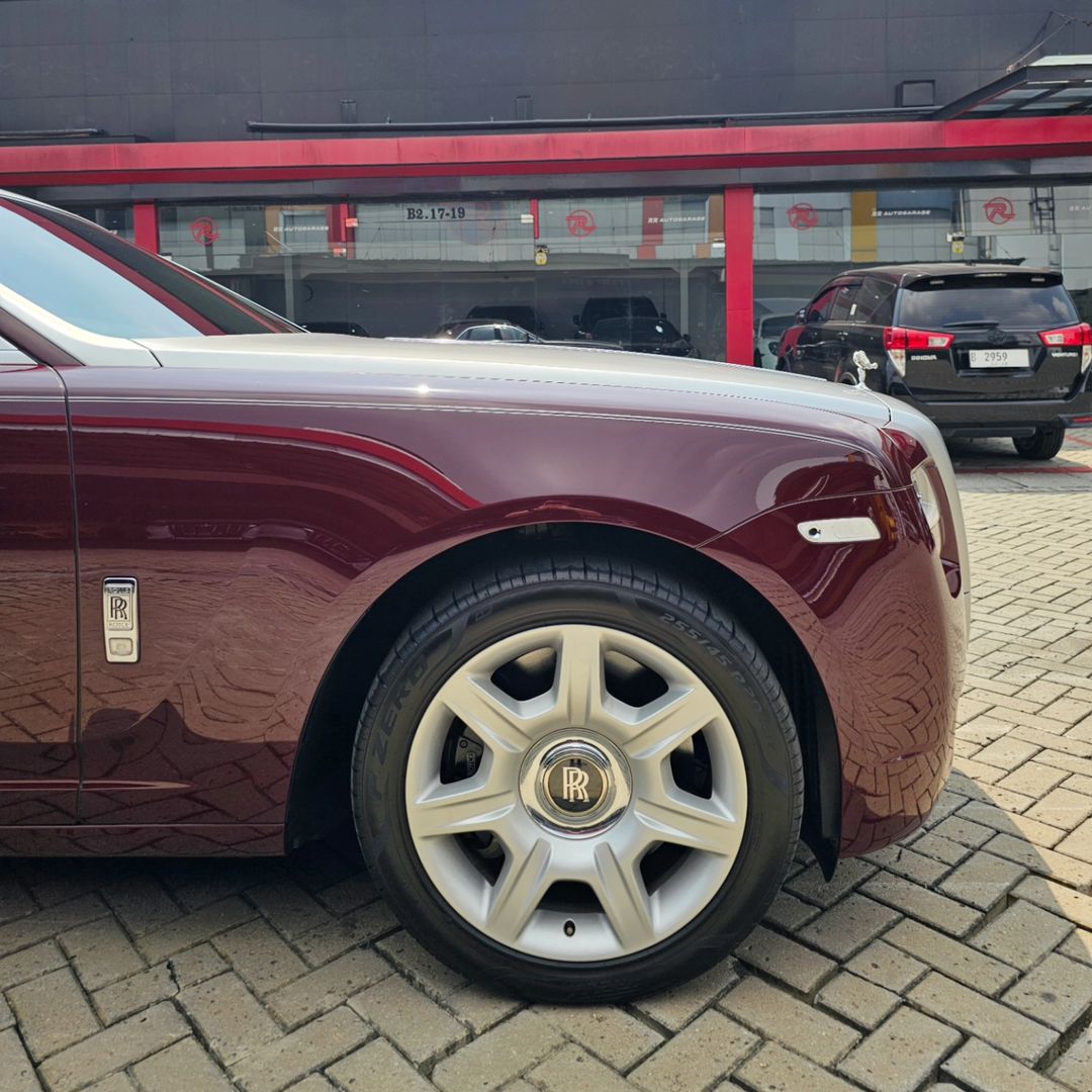 2011 Rolls Royce Ghost 6.6 L 2011 Rolls Royce Ghost 6.6 L