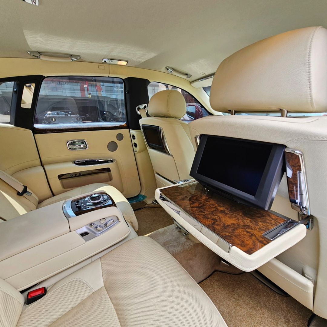 2011 Rolls Royce Ghost 6.6 L 2011 Rolls Royce Ghost 6.6 L