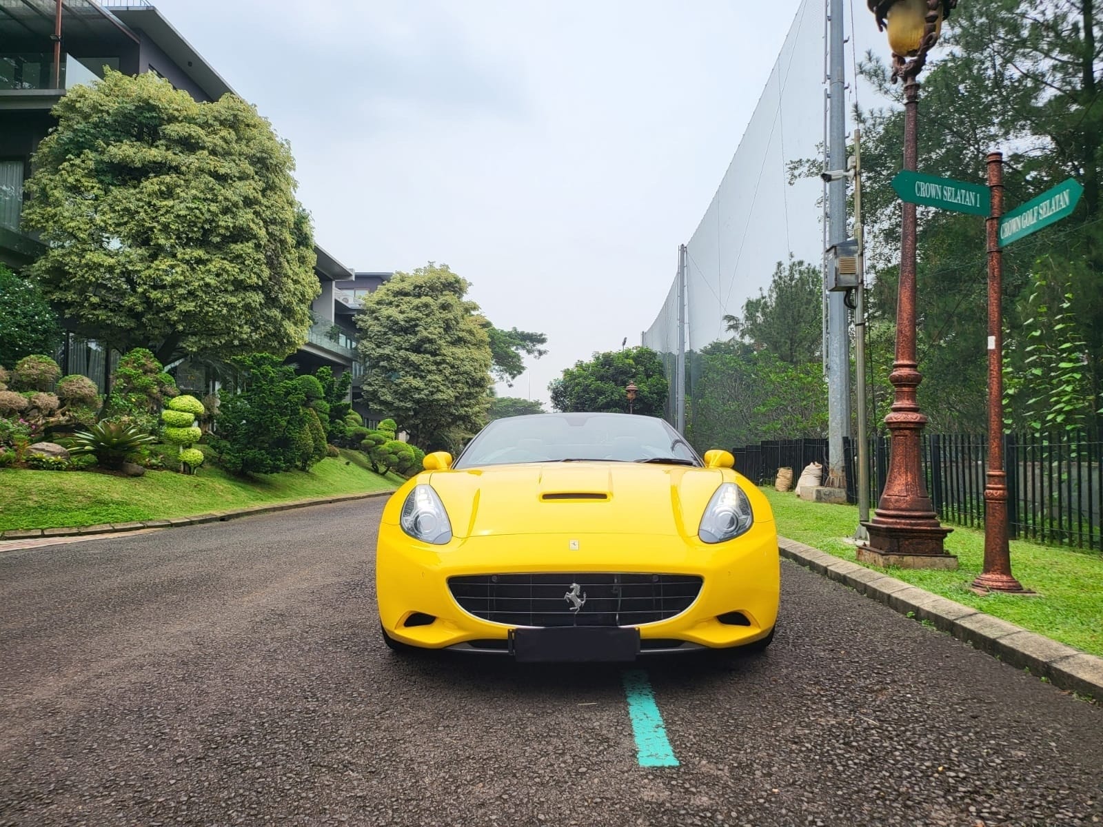 2013 Ferrari California T 4.3 AT 2013 Ferrari California T 4.3 AT