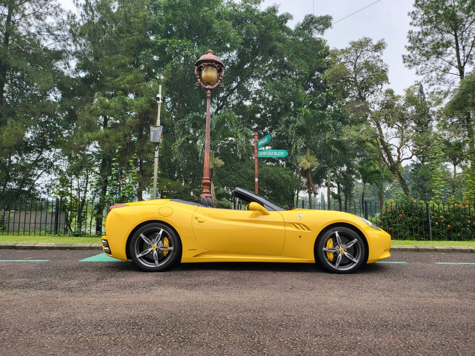 2013 Ferrari California T 4.3 AT 2013 Ferrari California T 4.3 AT