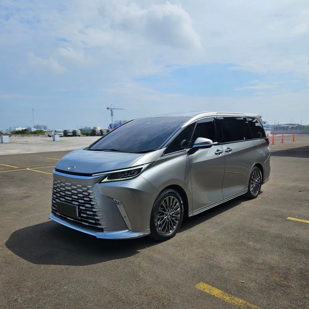 2024 Lexus LM  350 2024 Lexus LM  350