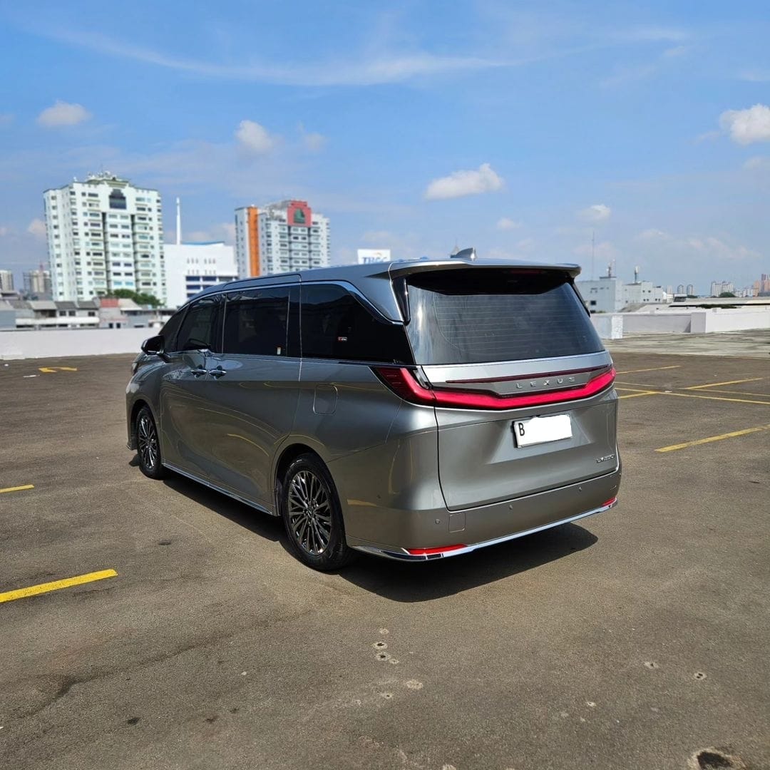 2024 Lexus LM  350 2024 Lexus LM  350