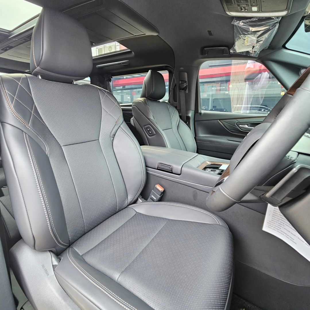 2024 Toyota Alphard Hybrid 2.5 HV 2024 Toyota Alphard Hybrid 2.5 HV