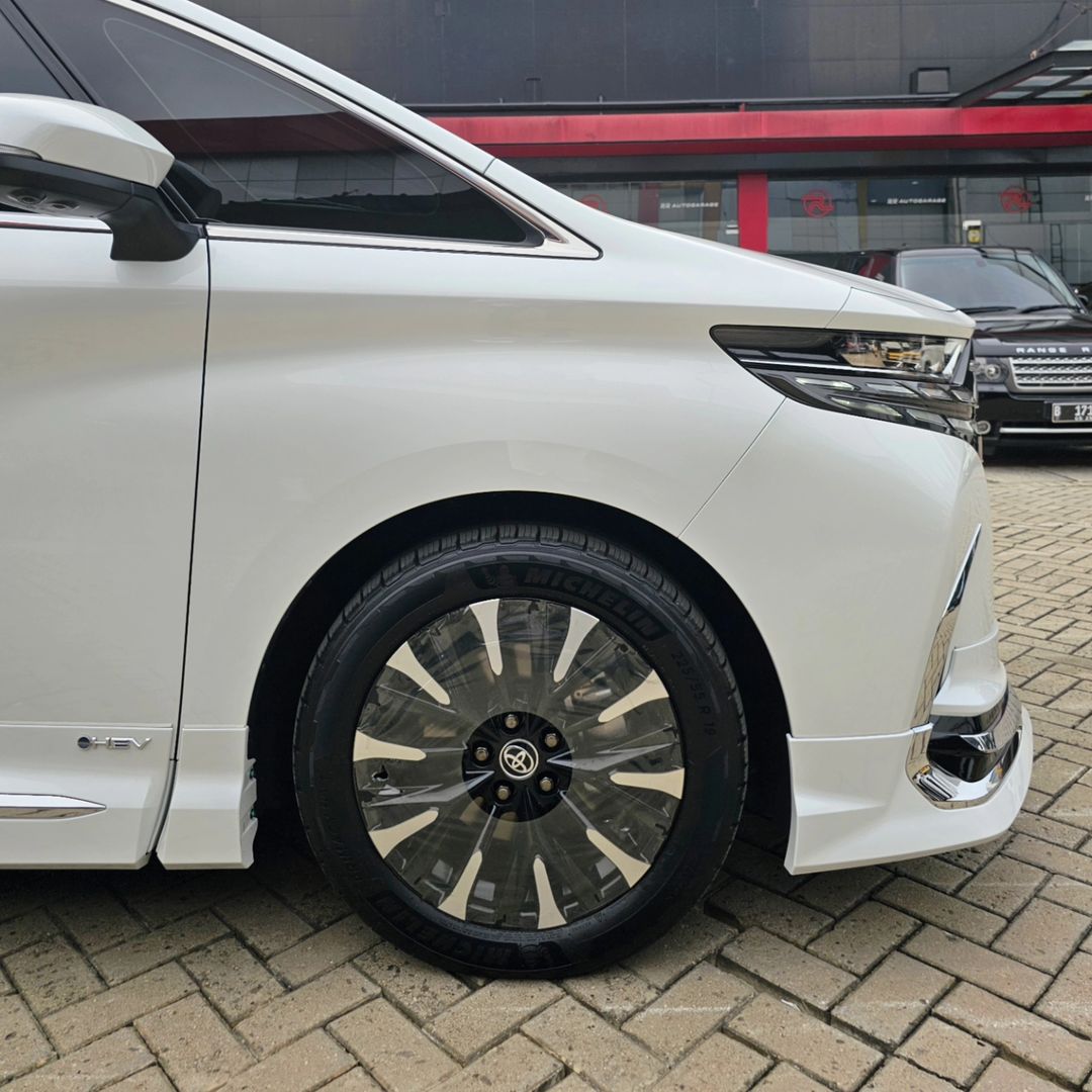 2024 Toyota Alphard Hybrid 2.5 HV 2024 Toyota Alphard Hybrid 2.5 HV
