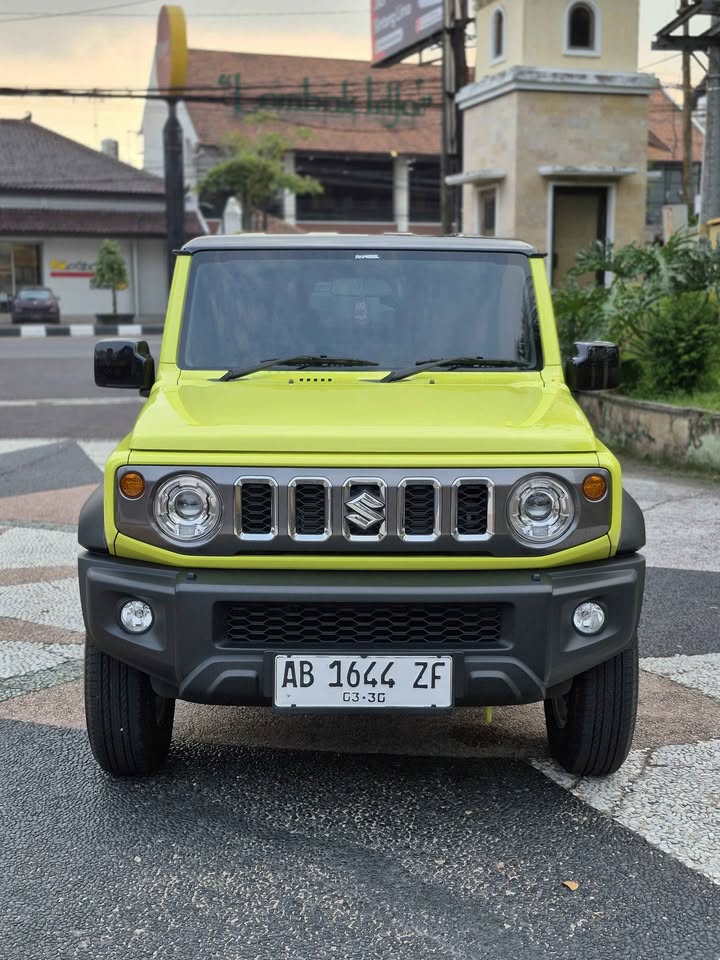 2025 Suzuki Jimny 5 Door Dual Tone AT 2025 Suzuki Jimny 5 Door Dual Tone AT